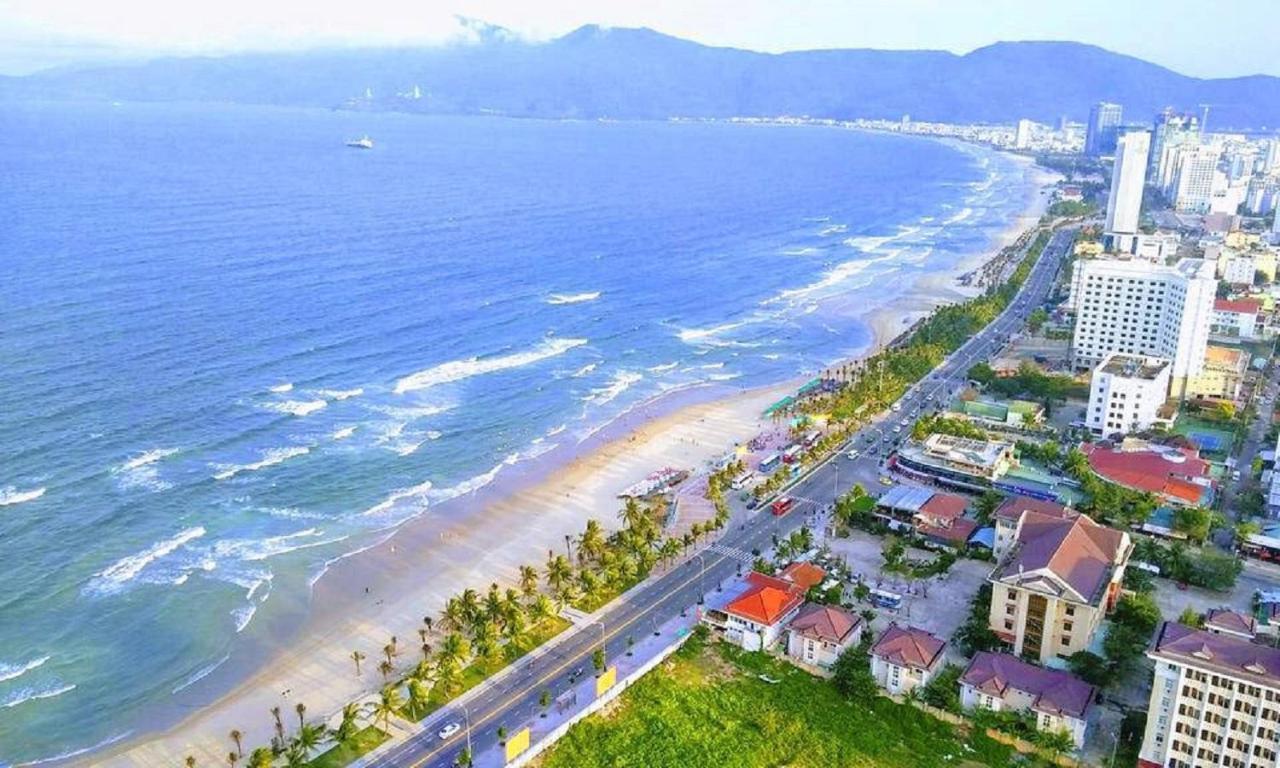 Royal Beach Hotel Da Nang Exterior photo