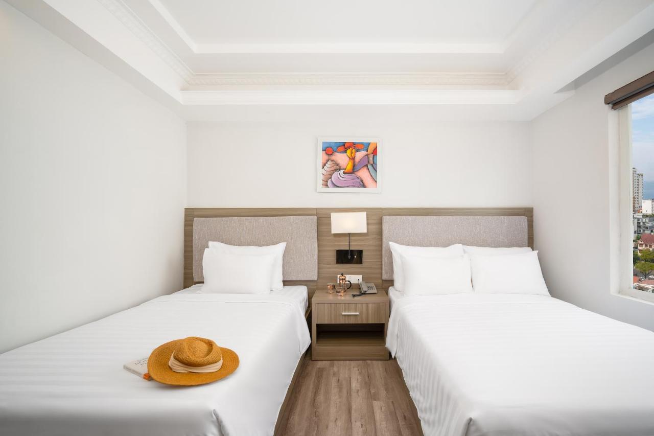 Royal Beach Hotel Da Nang Exterior photo